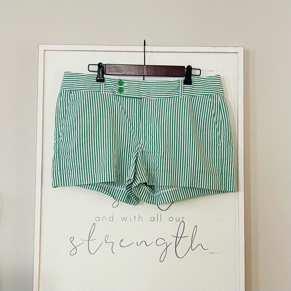 BANANA REPUBLIC Ryan Green White Pinstriped Button Short With Belt Loops Size 12 - Picture 2 of 10